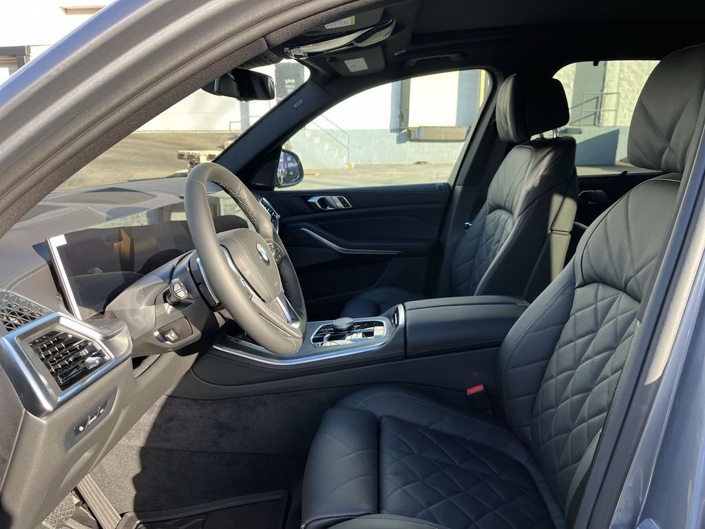 Used 2026 Gray Metallic BMW xDrive40i image 11