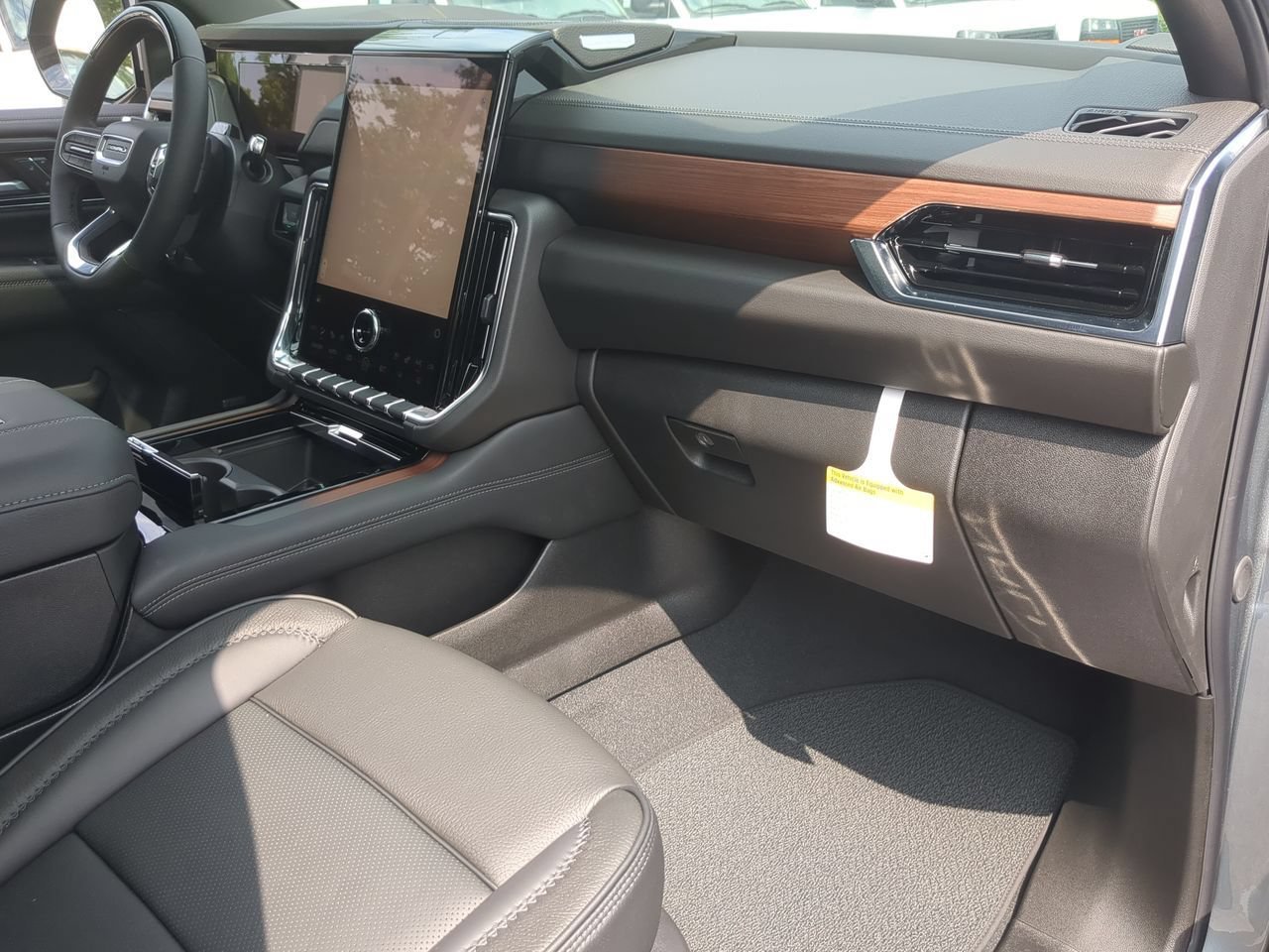 2026 GMC Yukon XL Denali - Photo 30