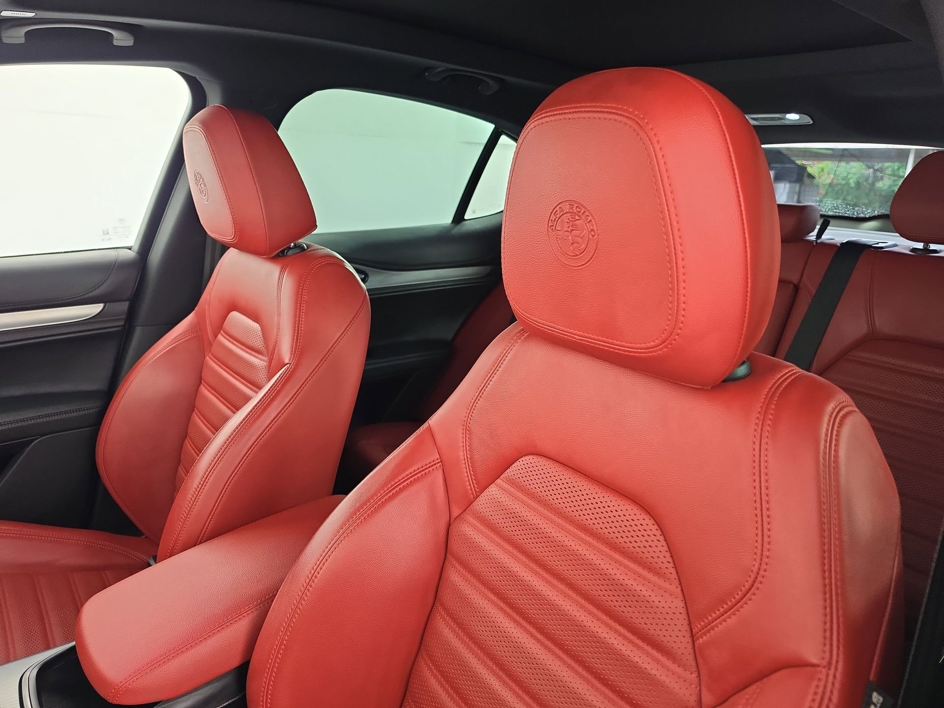 Used 2024 White Alfa Romeo Veloce image 15
