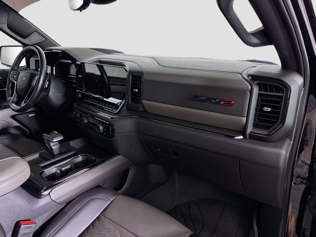 Used 2025 Black Chevrolet ZR2 image 30