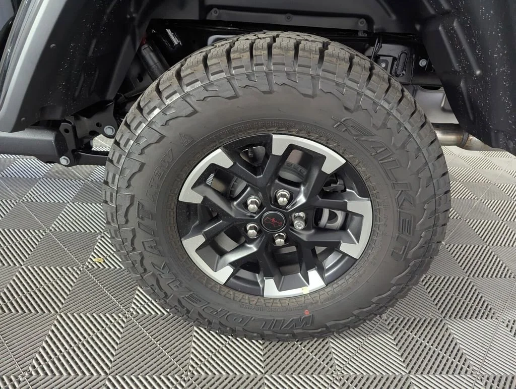 New 2026 Black Clearcoat Jeep Rubicon image 17