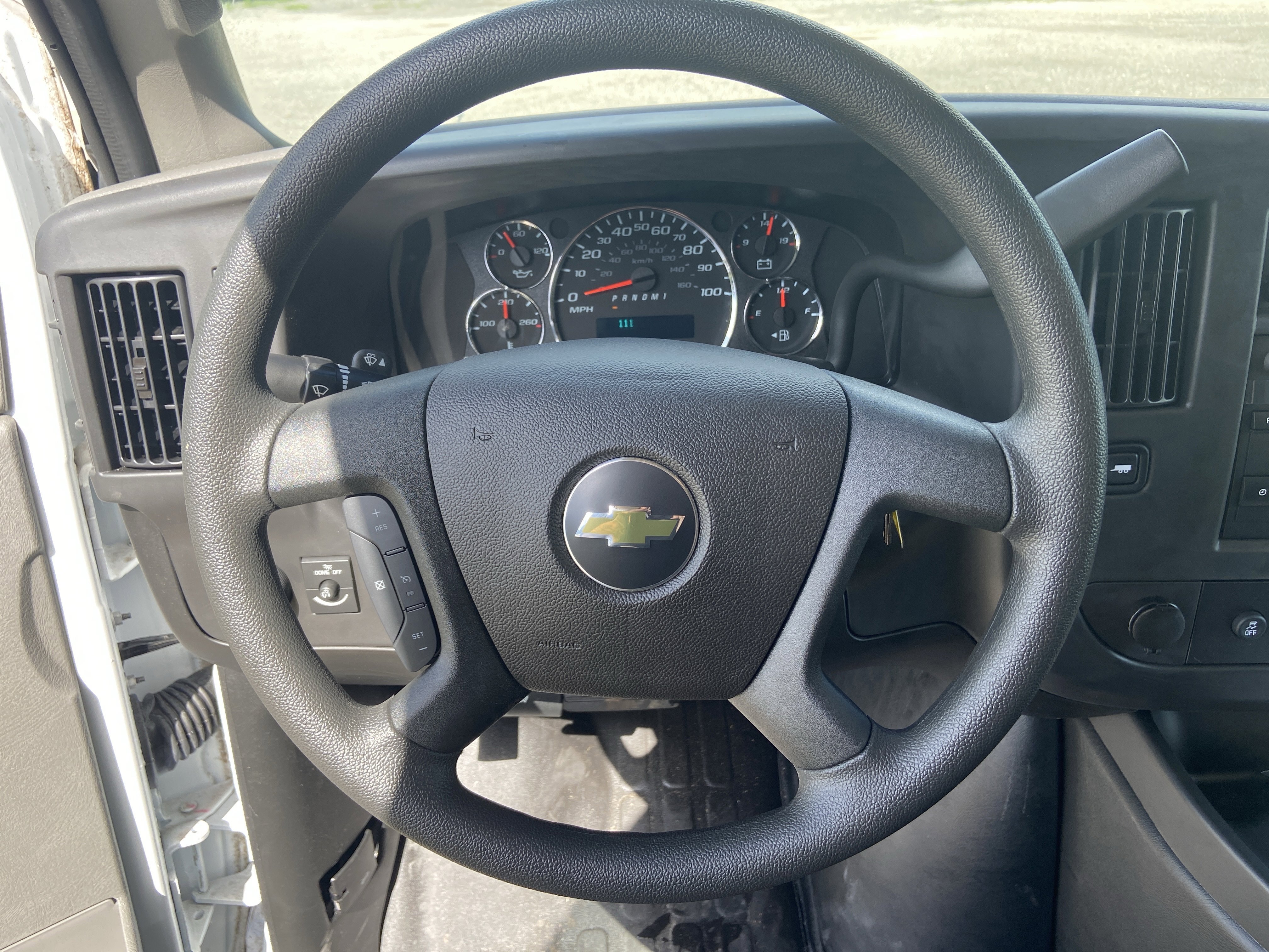 2025 Chevrolet Express Cargo Work Van - Photo 10