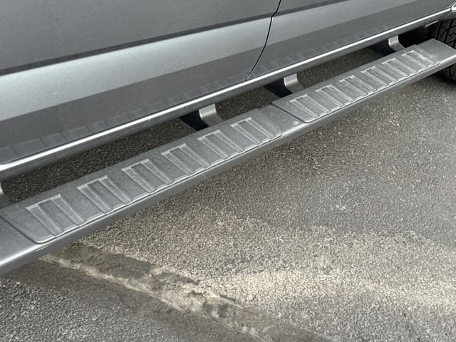 Used 2019 Gray Chevrolet Z71 image 21