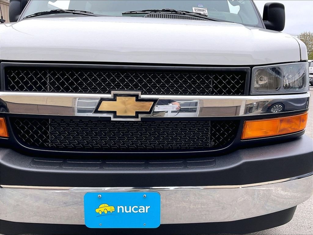 Used 2025 White Chevrolet LT image 30