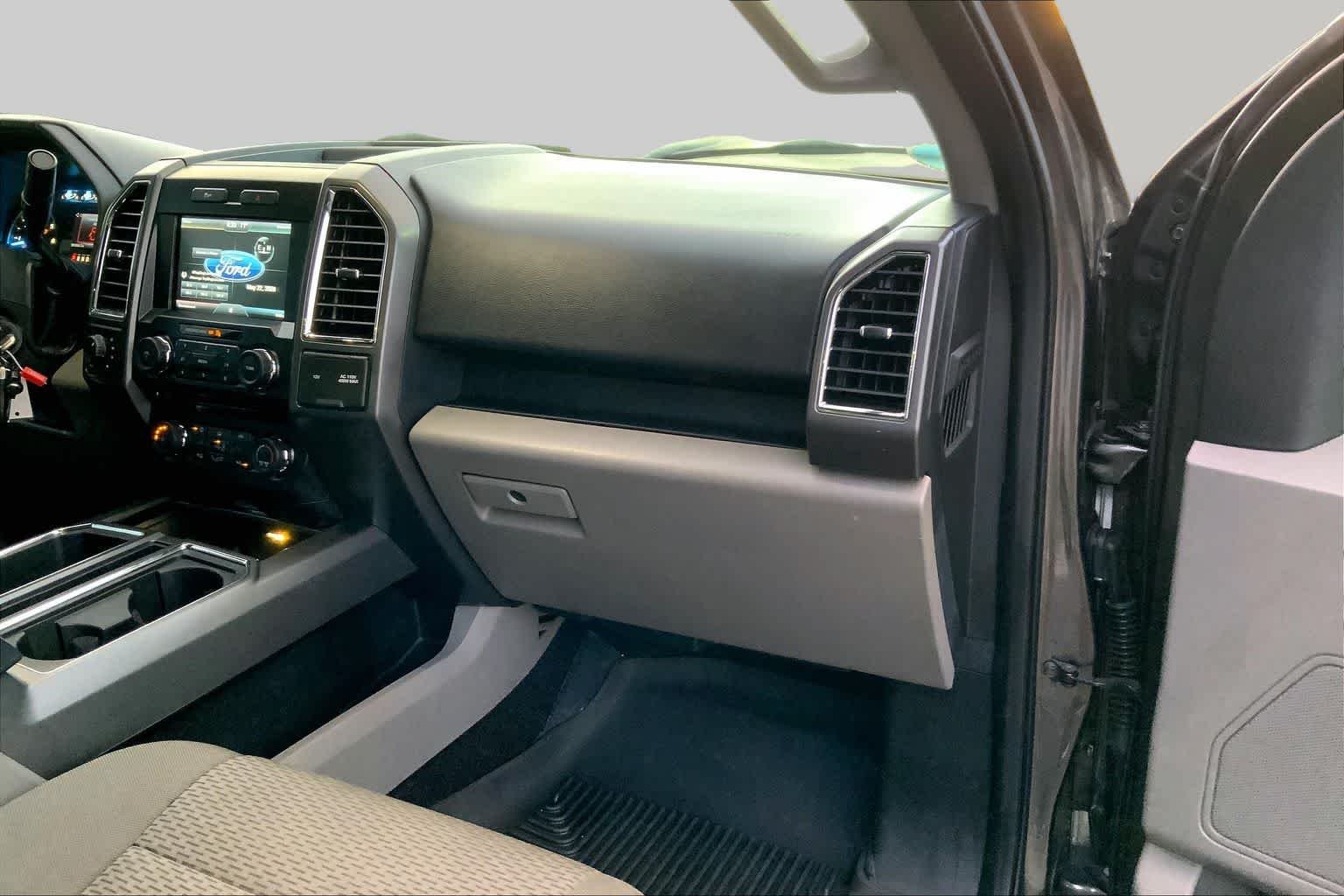 Used 2015 Magnetic Metallic Ford XLT image 16