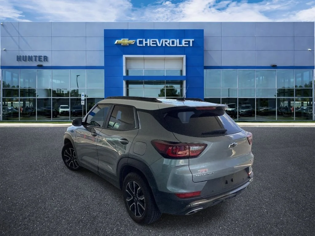 Used 2025 Sterling Gray Metallic Chevrolet ACTIV image 2