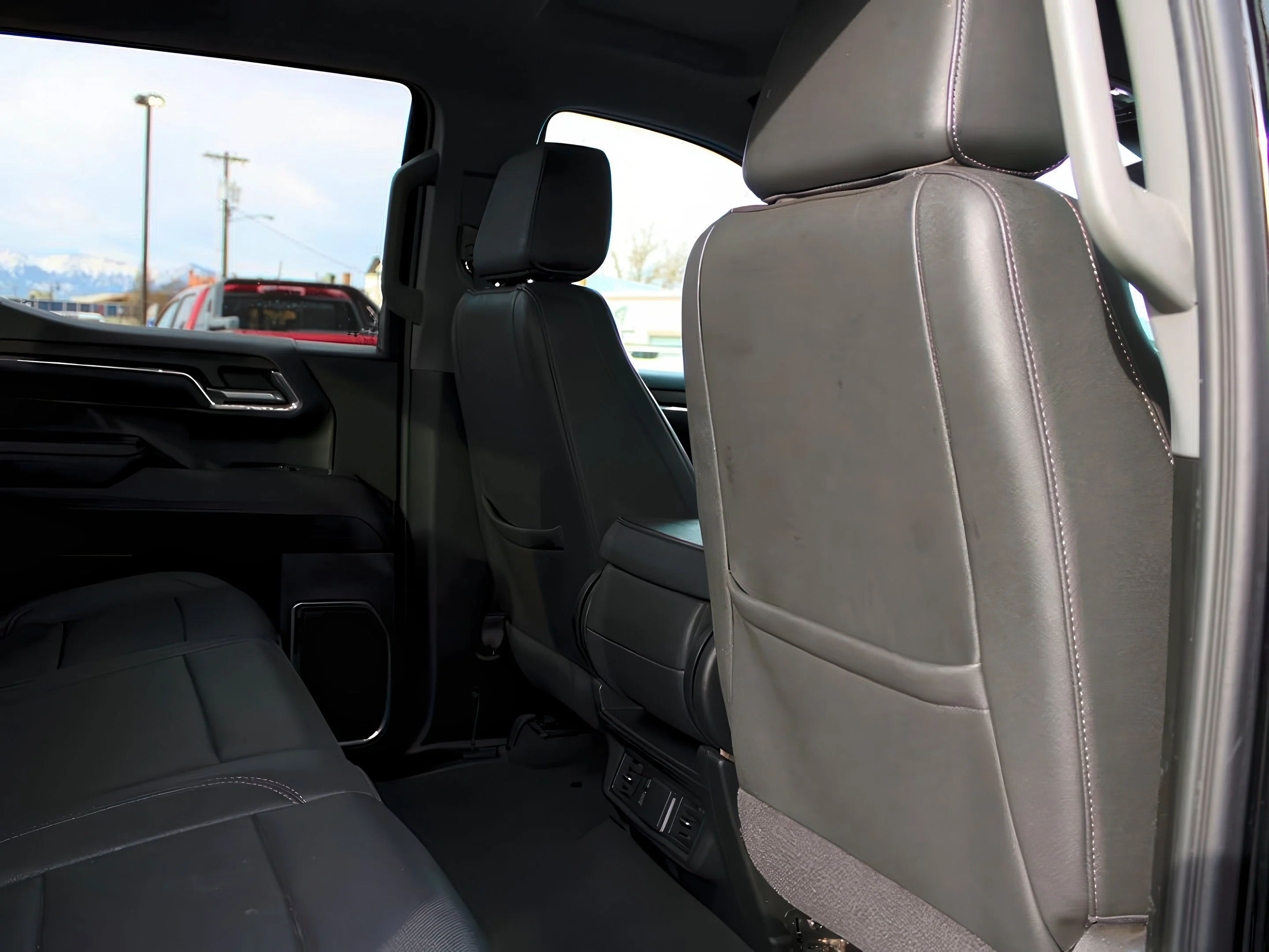 2024 GMC Sierra 1500 SLT - Photo 26