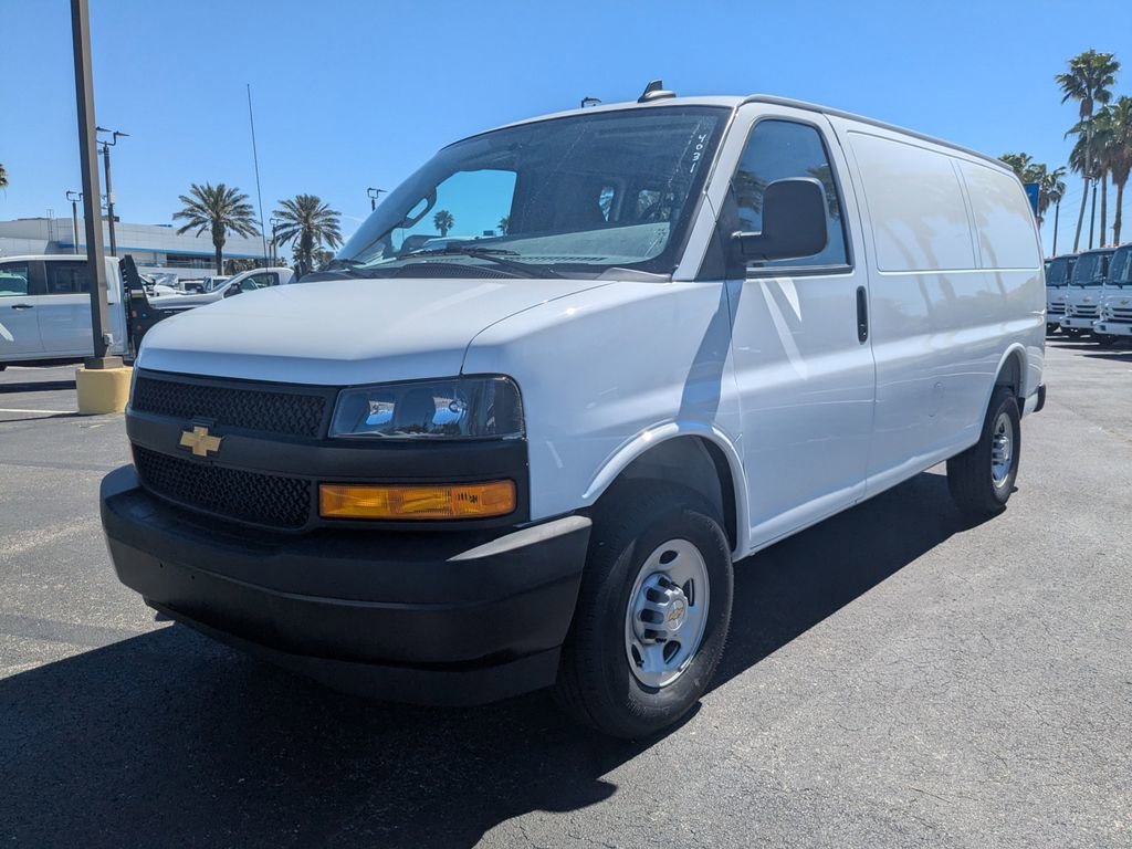 2025 Chevrolet Express Cargo Work Van - Photo 8