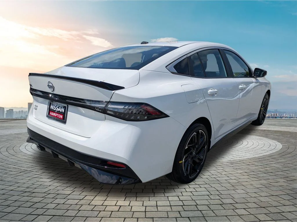 New 2027 Aspen White TriCoat Nissan SR image 4