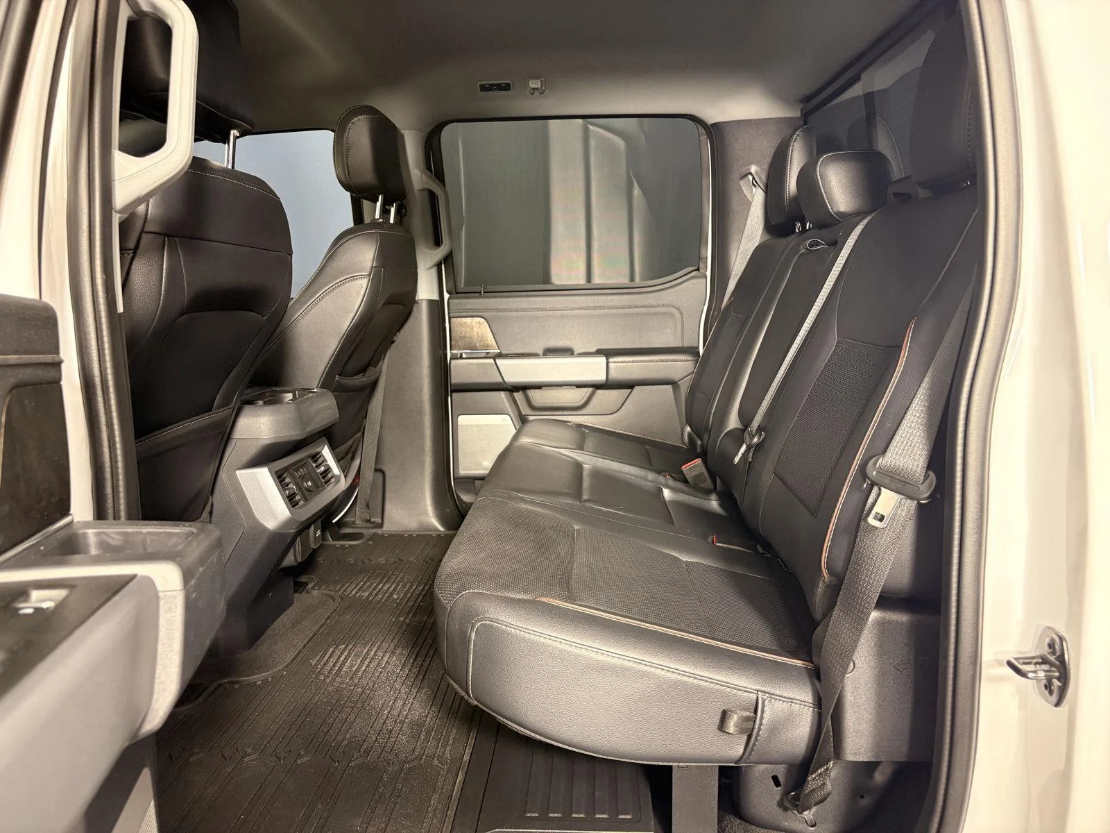 Used 2023 Oxford White Ford LARIAT image 15