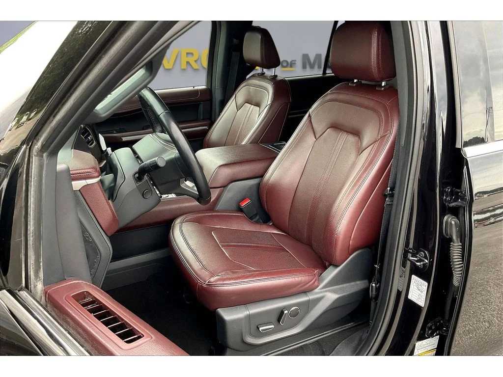 Used 2024  Ford Limited image 17