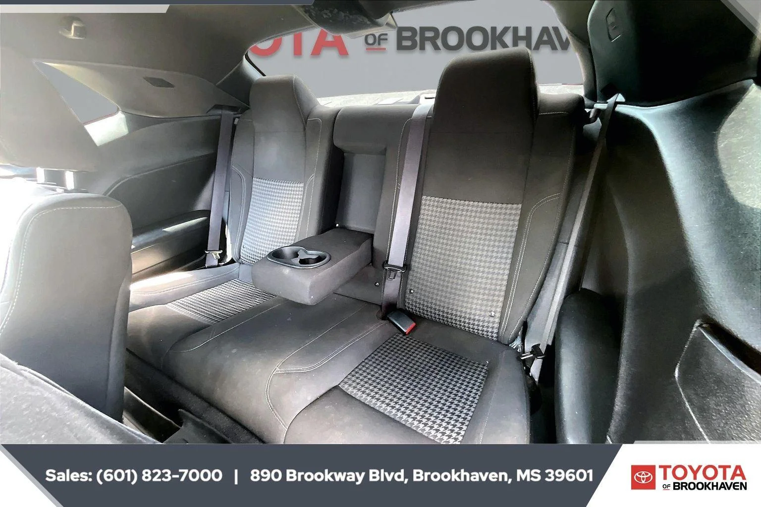 Used 2022 Pitch Black Clearcoat Dodge SXT image 19