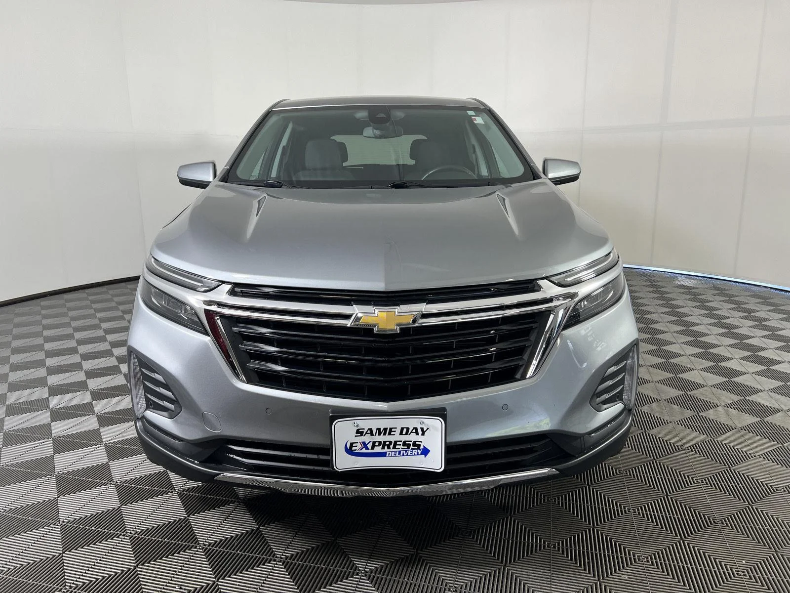 Used 2024 Sterling Gray Metallic Chevrolet LT image 28
