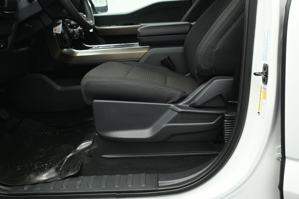 New 2026 Oxford White Ford STX image 8