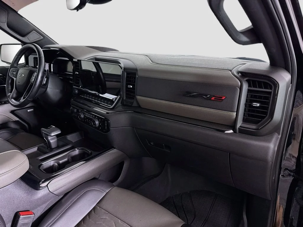 Used 2025 Black Chevrolet ZR2 image 30