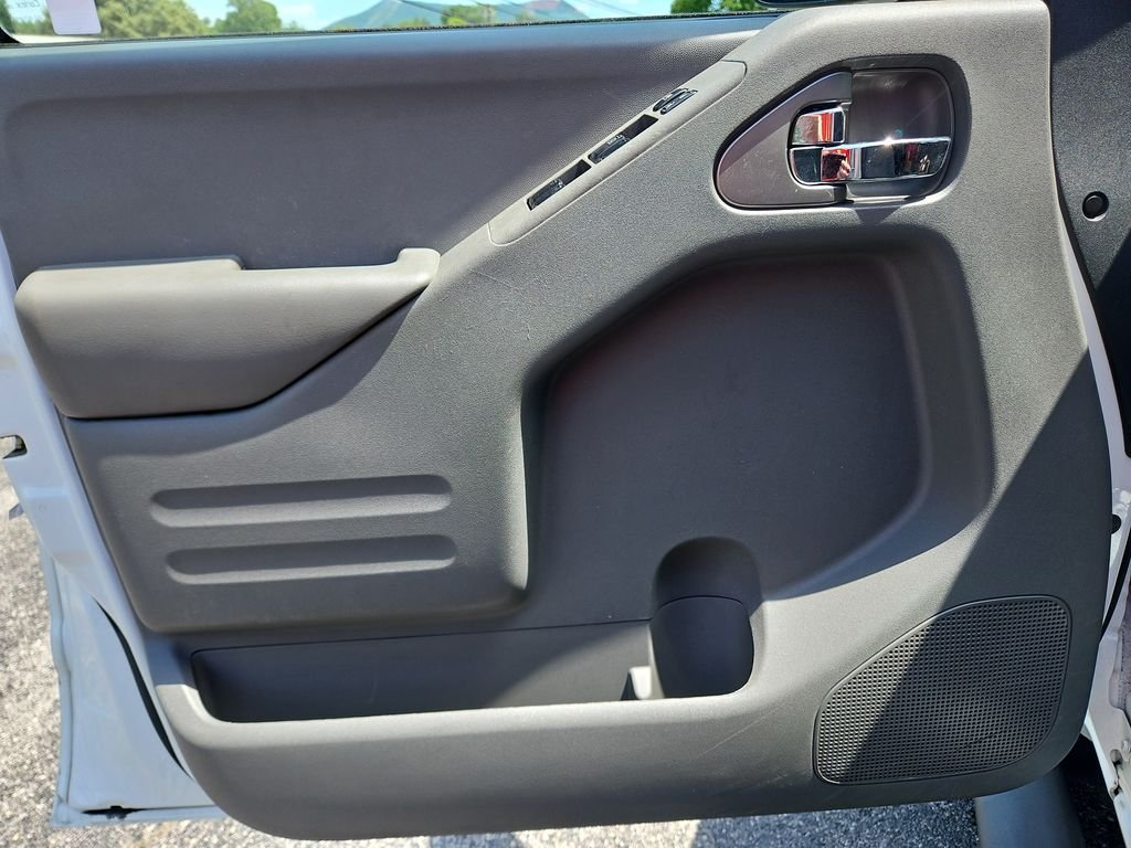 Used 2020 White Nissan SV image 11