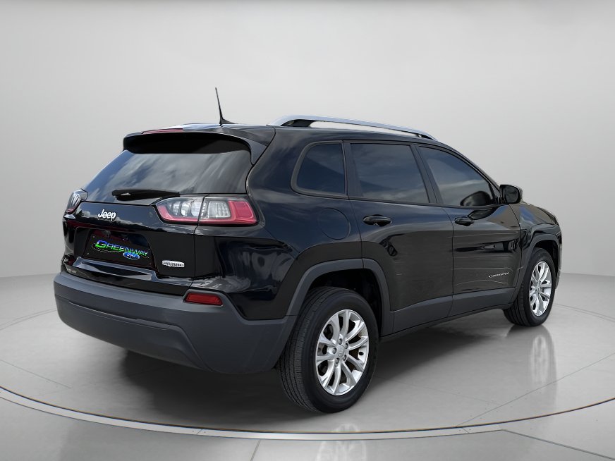 Used 2020 Diamond Black Crystal Pearlcoat Jeep Latitude image 3