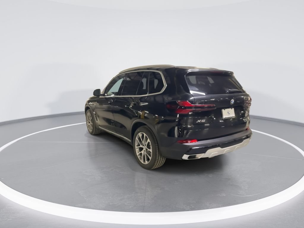 New 2026 Black Sapphire Metallic BMW xDrive40i image 6