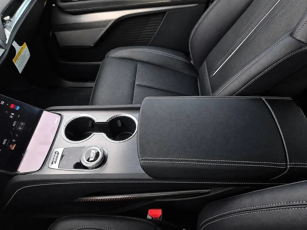 2027 Cadillac VISTIQ Luxury - Photo 20