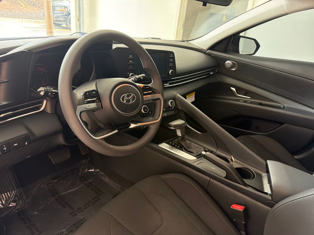 Used 2022 Black Hyundai SEL image 16