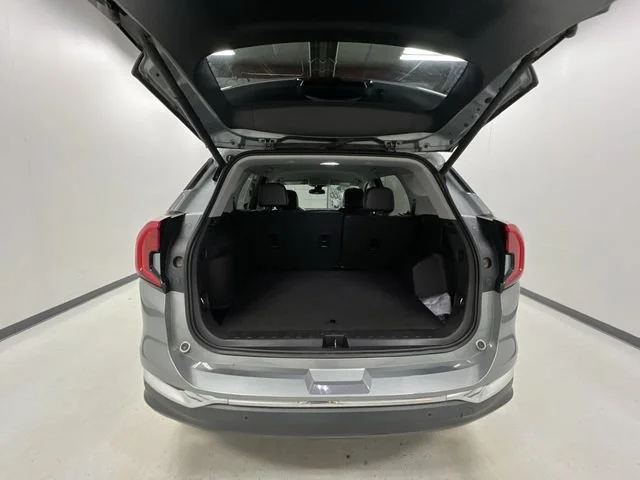2023 GMC Terrain SLT - Photo 27