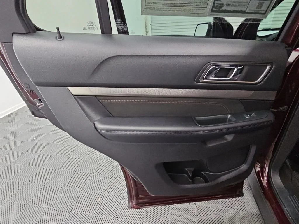Used 2018 Red Ford XLT image 35