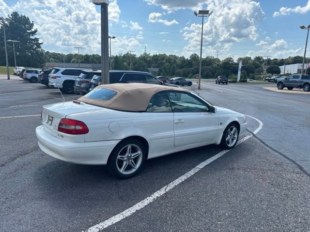 Used 1999 White Volvo Base image 3