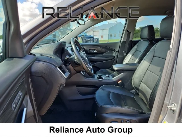 Used 2024 Silver GMC SLT image 10