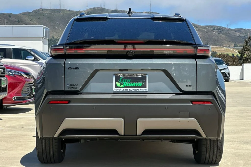 New 2026 Overcast Toyota  SE image 5