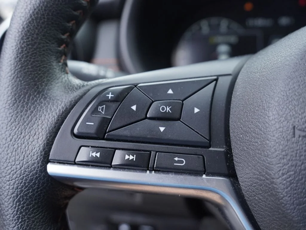 Used 2023 Gray Nissan SR image 11