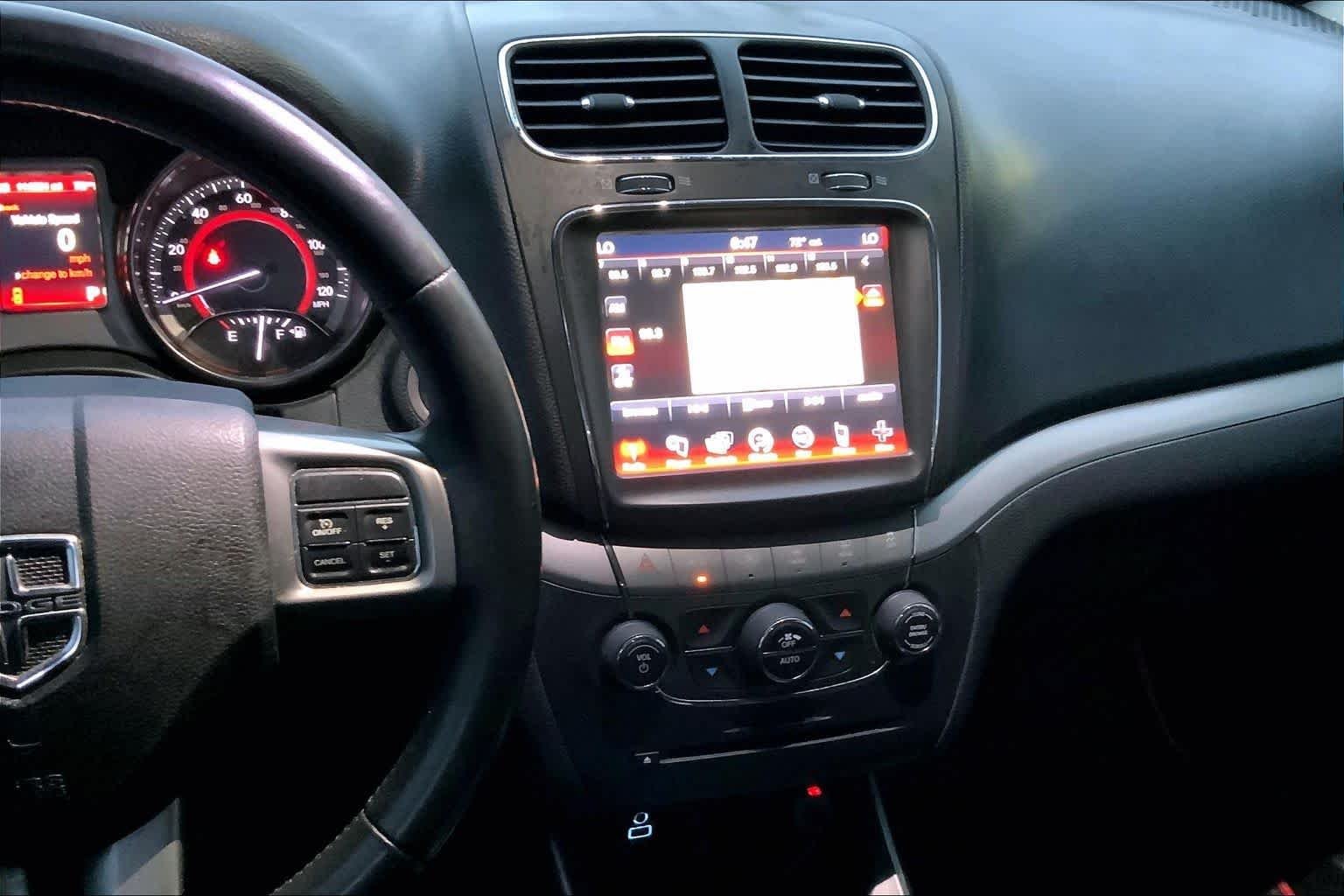 Used 2017 Pitch Black Clear Coat Dodge Crossroad Plus image 7
