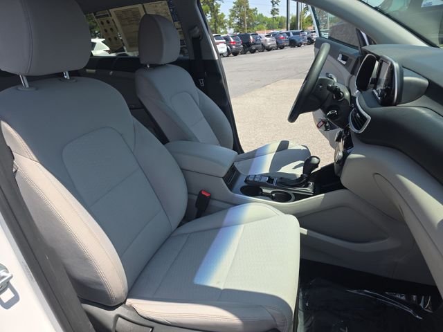 Used 2019 White Hyundai SE image 11
