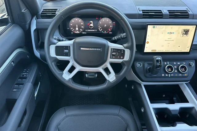Certified Used 2025 Green Land Rover S image 13
