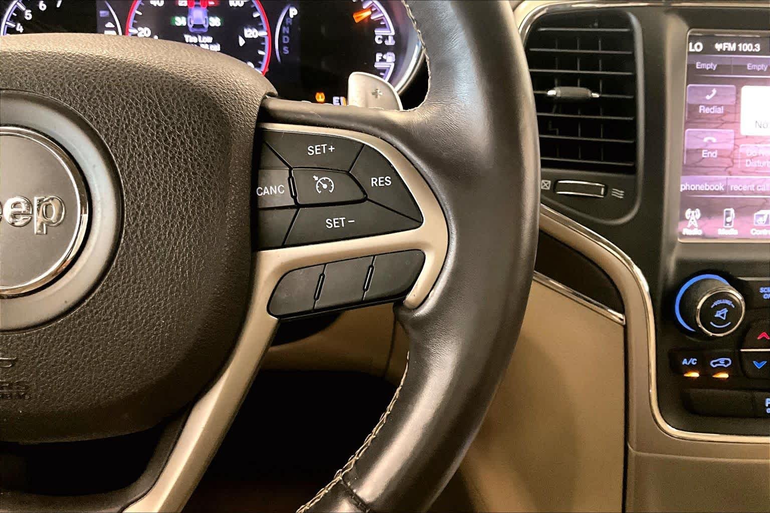 Used 2015 Maximum Steel Metallic Clearcoat Jeep Overland image 22