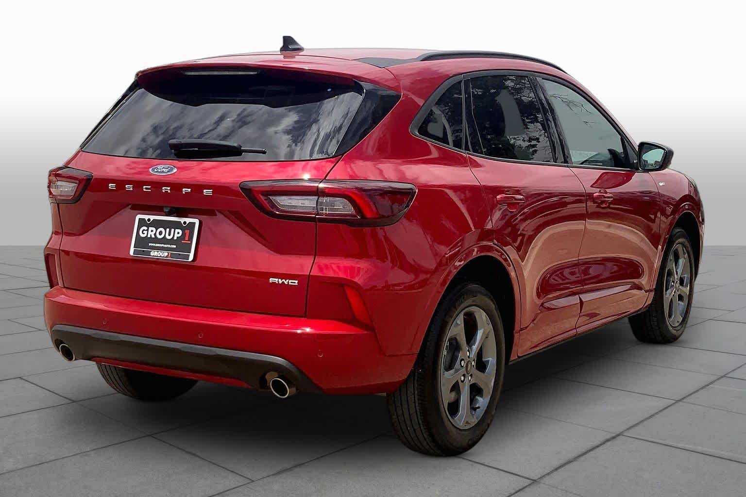 Used 2024 Rapid Red Metallic Tinted Clearcoat Ford ST-Line image 13