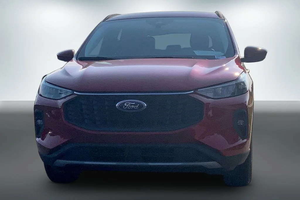 Used 2025 Red Ford Base image 7