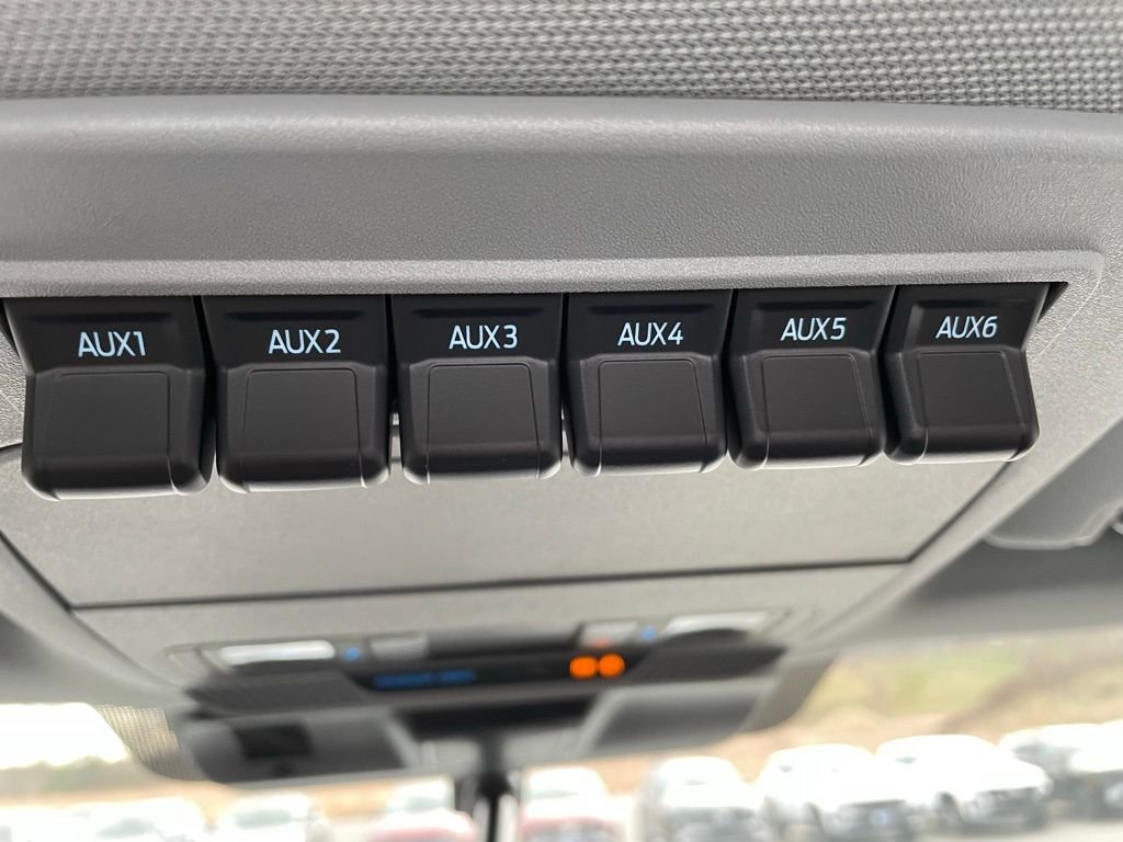 New 2026 OXFORD WHITE Ford XL image 10