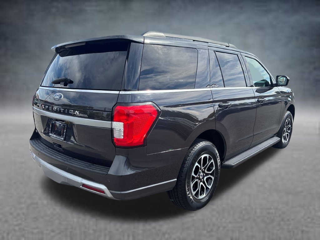 Used 2024 Dark Matter Gray Ford XLT image 5