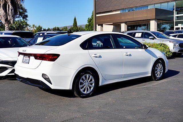 Used 2023 White Kia LX image 7