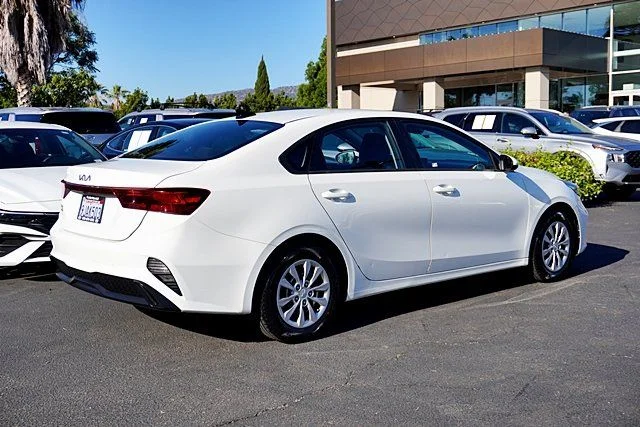 Used 2023 White Kia LX image 7
