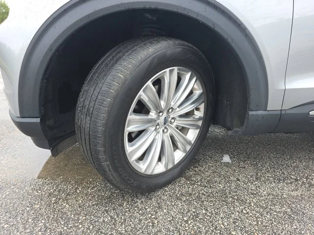 Used 2022 Silver Ford Limited image 10