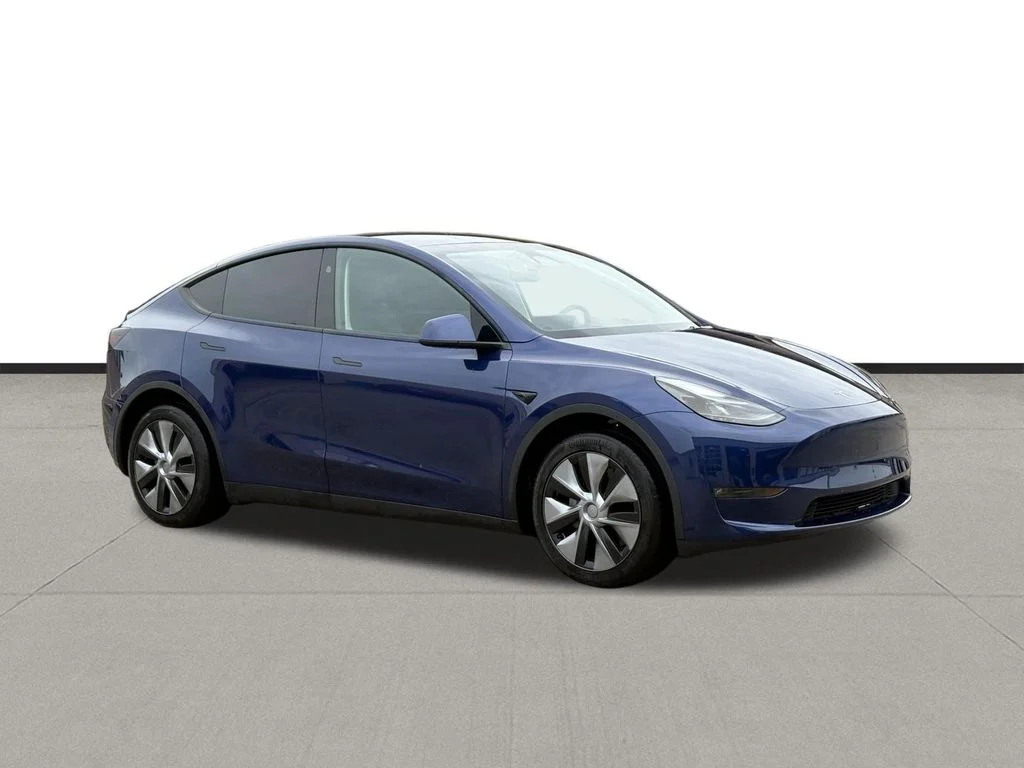Used 2024  Tesla Long Range image 3