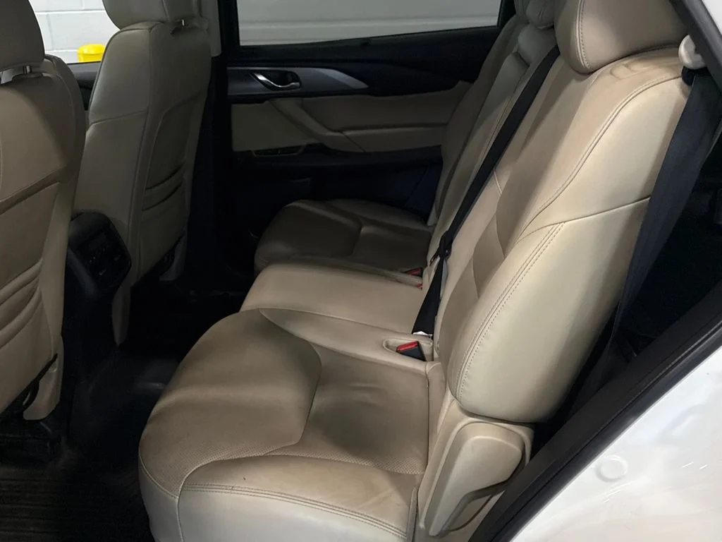 Used 2018 White Mazda Touring image 9