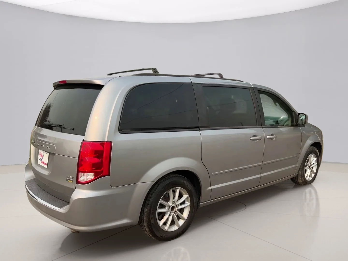 Used 2016 Silver Dodge SXT image 5