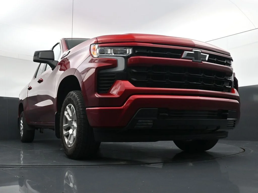 Used 2023 Red Chevrolet RST image 28