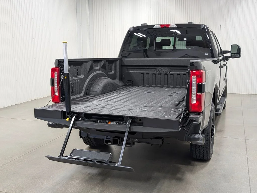 New 2026 Black Ford Lariat image 27