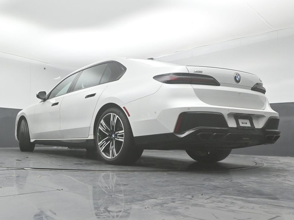 2023 BMW 760I - Image 40