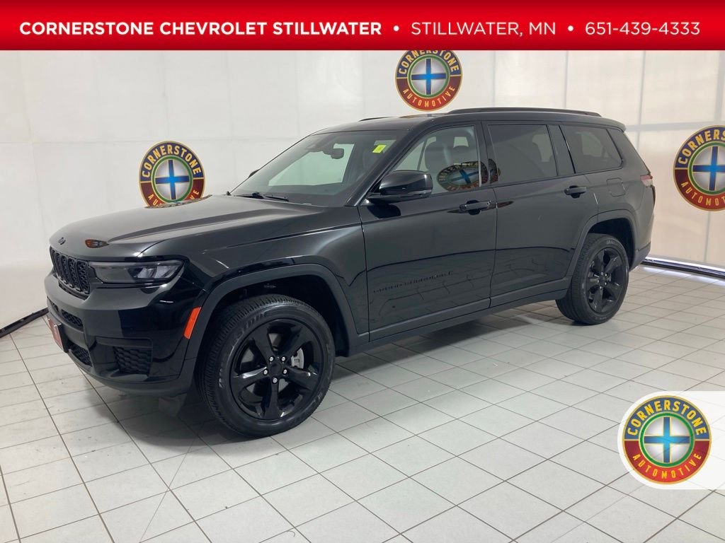 Used 2023 Black Jeep Altitude image 1