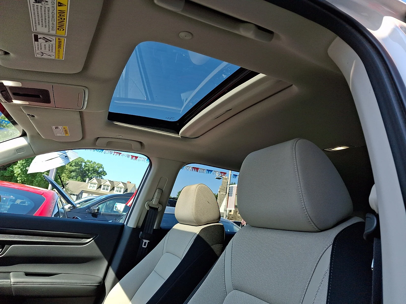 Used 2025 Platinum White Pearl Honda EX image 13