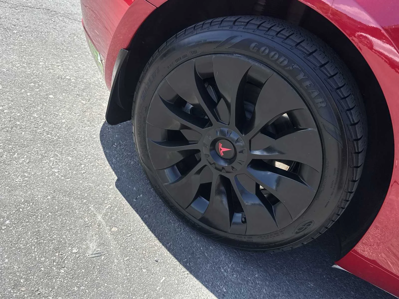 Used 2023 Red Tesla  image 11